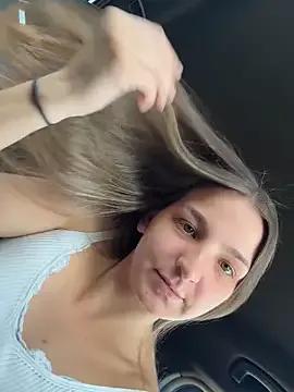 DoriDeluxe66 on StripChat