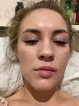 DreamGirl-777 on StripChat