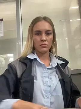 DreamGirl-777 on StripChat