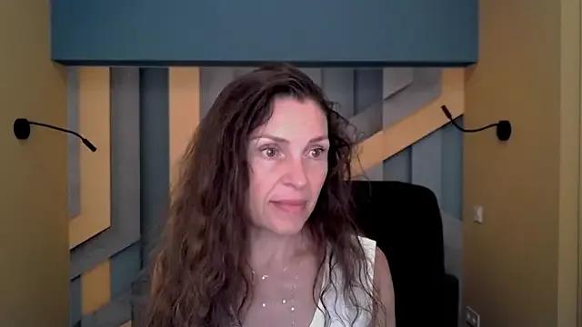 Freechat EllaLong on StripChat