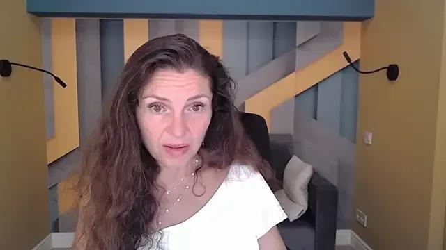 Freechat EllaLong on StripChat