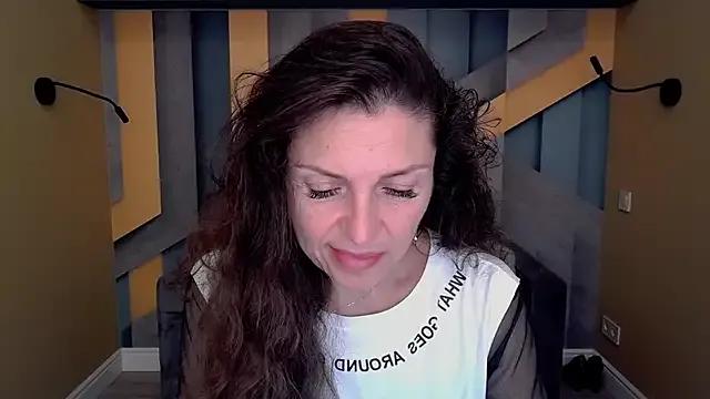 Freechat EllaLong on StripChat