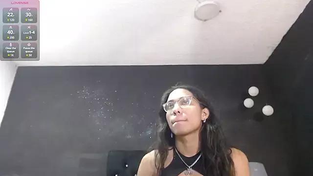 EmilyGomezLS on StripChat