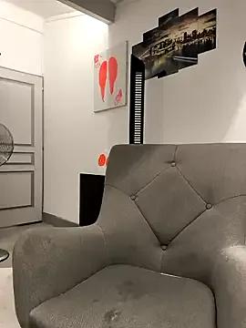 emma4xxx on StripChat