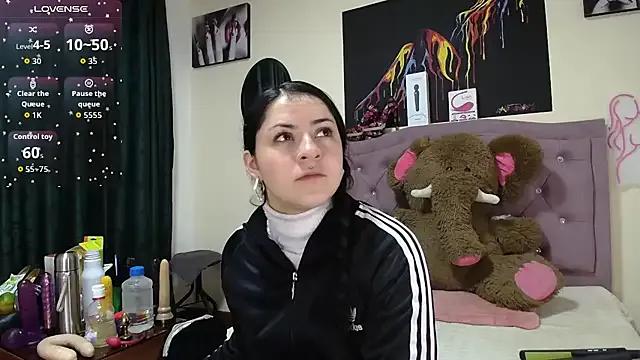 Emmie_Hot on StripChat