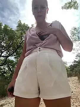 EmyLana on StripChat