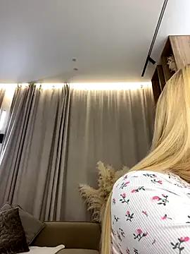 Freechat eva_m1racle_ on StripChat