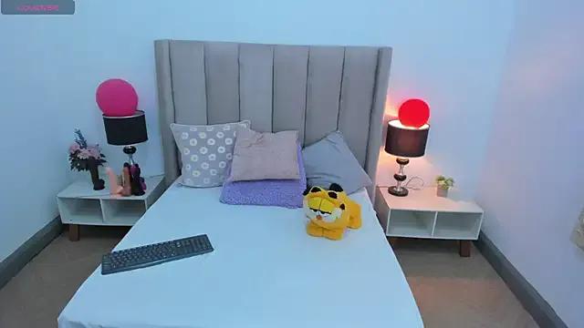 evvaa_moon69 on StripChat