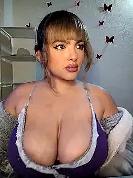 Faith_madison18 on StripChat