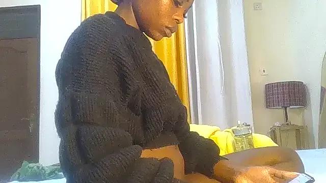 Fine_assie on StripChat