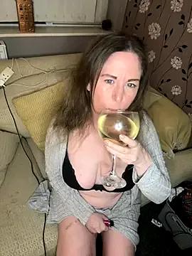 foxy-Chantelle — Spit over tits