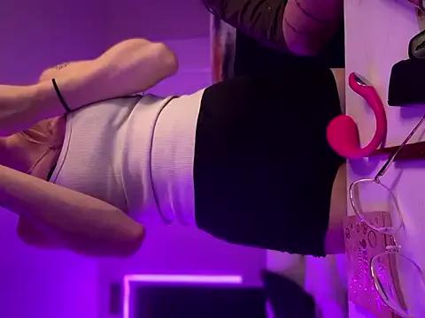 foxy_ana13 on StripChat