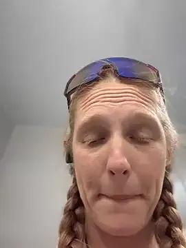 GoldenFlameGoddess on StripChat