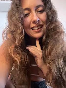 Griegadelfuego — Get naked sensually and flash pussy