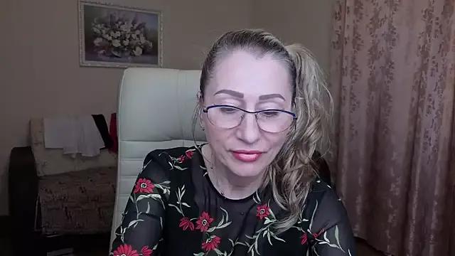 Habibi_Honeyy on StripChat