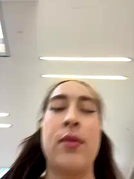 Holly_Play on StripChat