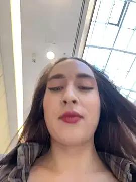 Holly_Play on StripChat