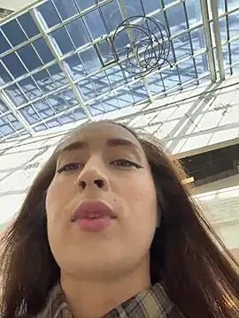 Holly_Play on StripChat