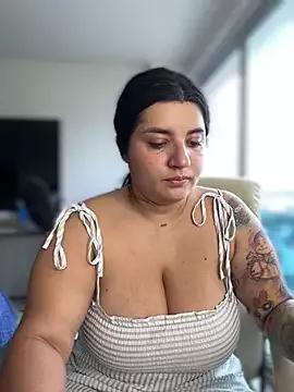 horny_roomiess on StripChat