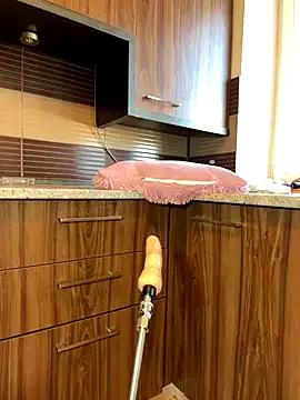 Hotmomcheckk_ on StripChat