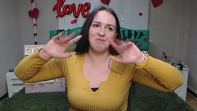 IsabelBlackberry on StripChat