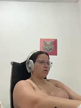 isanhaiaka on StripChat