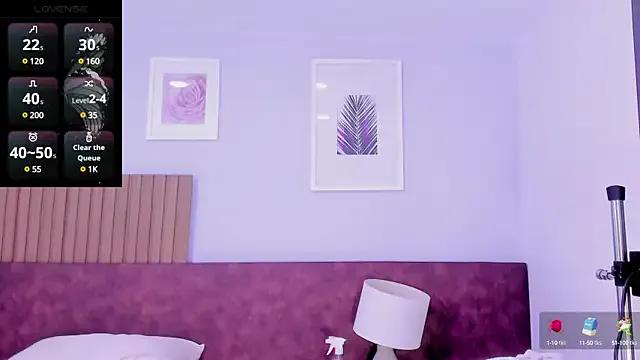 Issys_milf on StripChat