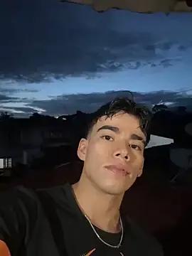 its_liam18 on StripChat