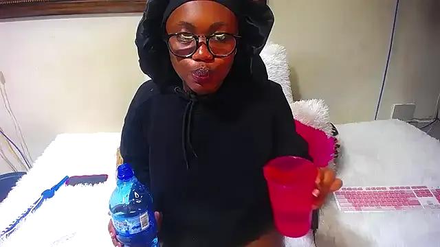 ItsMsBankss02 on StripChat