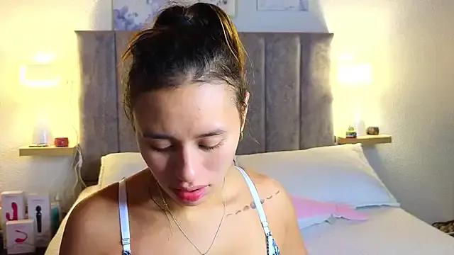 juliana-mancini on StripChat