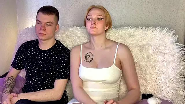 julielourens on StripChat