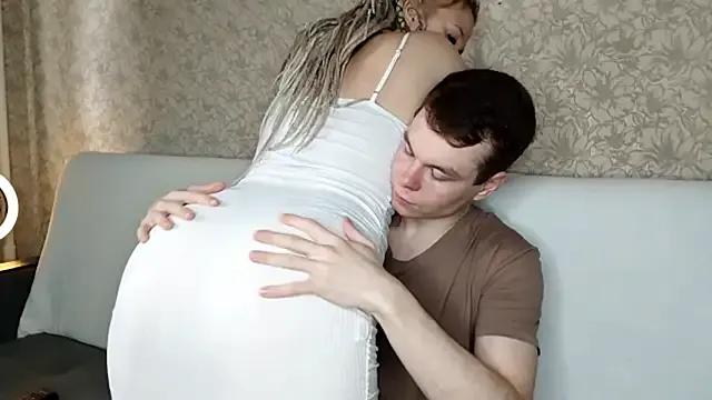 julielourens on StripChat