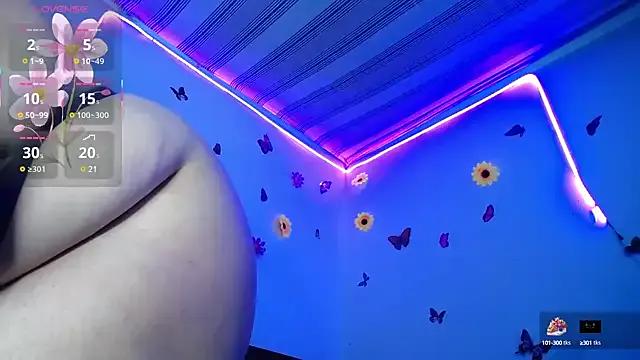 Julieta_Big on StripChat