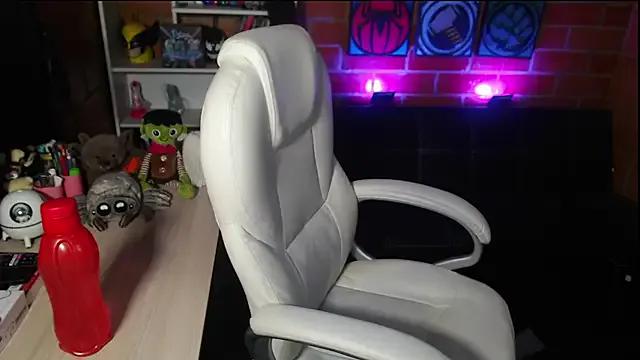 juliette_rd on StripChat