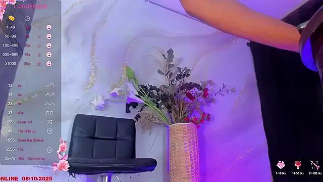 Karla-Ebony on StripChat