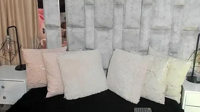 karol_noa on StripChat