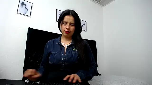 Freechat katherine_blair on StripChat