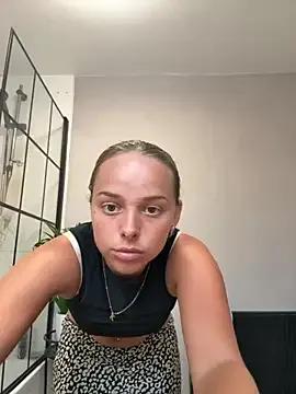 KayleeBella on StripChat