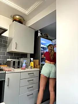 KayleeBella on StripChat