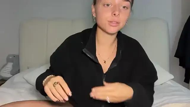 KayleeBella on StripChat