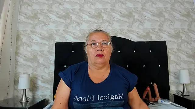 Keira_Lennox on StripChat