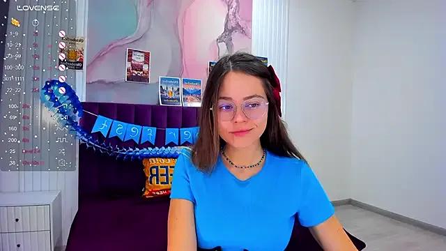 Kelly_Cuutie on StripChat