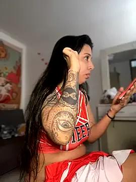 kiaraglam2 on StripChat