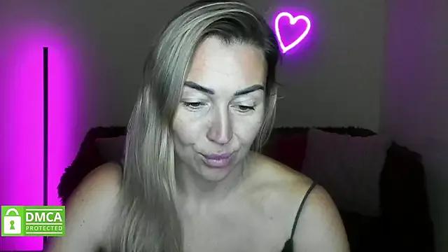 Kiss_julli88I — Wear a swimsuit and wear for 1 hour