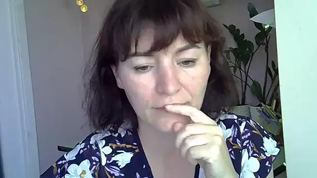 Krystal_82 on StripChat