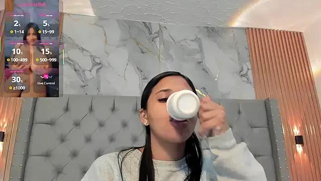 Freechat La_indiia on StripChat