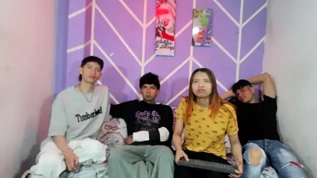 lau_and_boys18 on StripChat