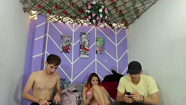 lau_and_boys18 on StripChat