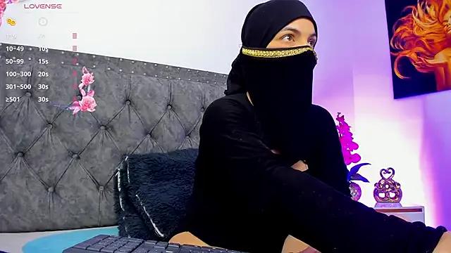 Layla_kaderr on StripChat