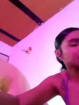 Leslly_ on StripChat